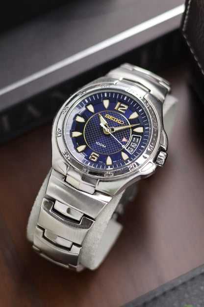 (Super Rare) Seiko 5 Quartz 100M Blue Dial With Date Wheel (Pre Owned) - A180