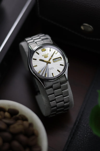 1984 Seiko 5 Silver Sunray Dial - Automatic Vintage Watch (Pre Owned) - A34