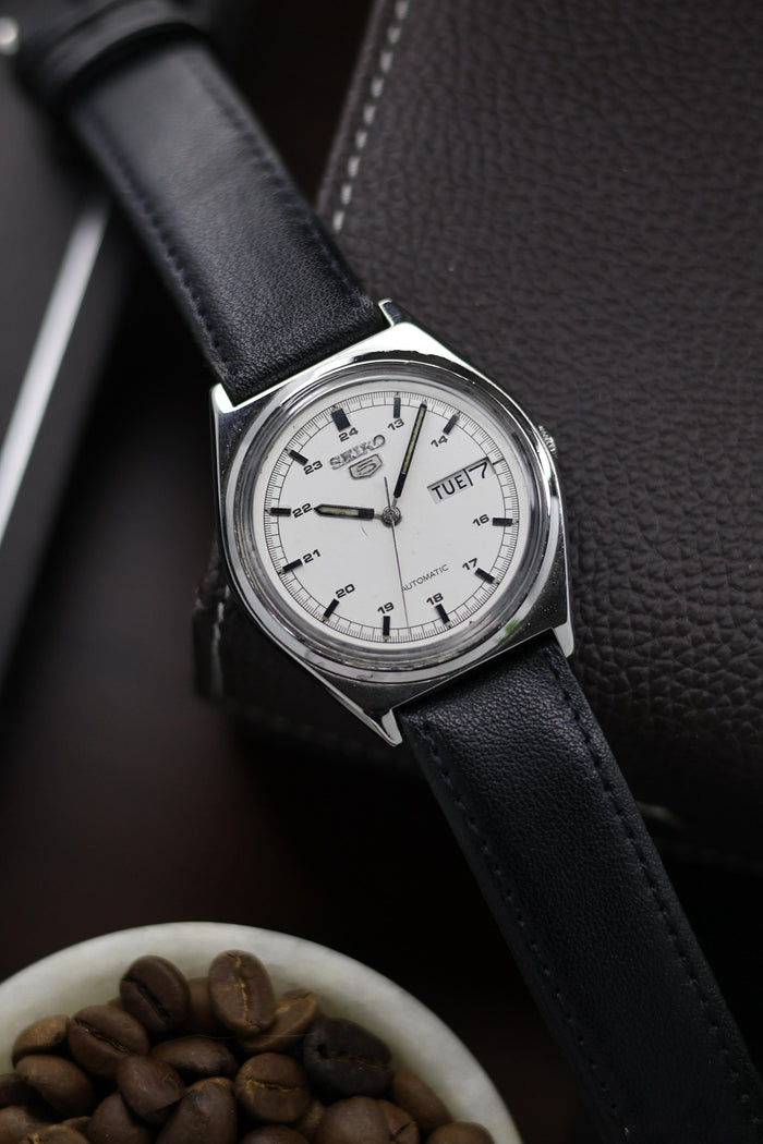 1985 Seiko 5 White Dial - Automatic Vintage Watch (Pre Owned) - A155